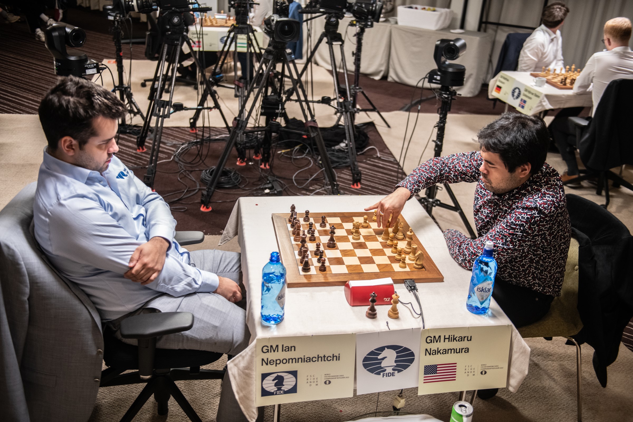 Chess.com - ♔ Hikaru Nakamura wins four straight games in