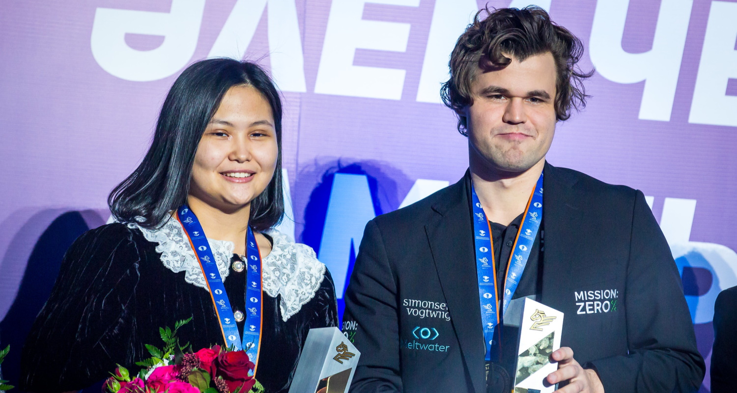 Carlsen venceu o Campeonato Mundial de Blitz e Assaubayeva defendeu o  título no feminino 