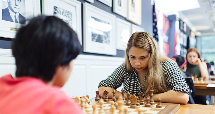 Chess Club Makes Winning Moves at Tournament - Glendale News-Press