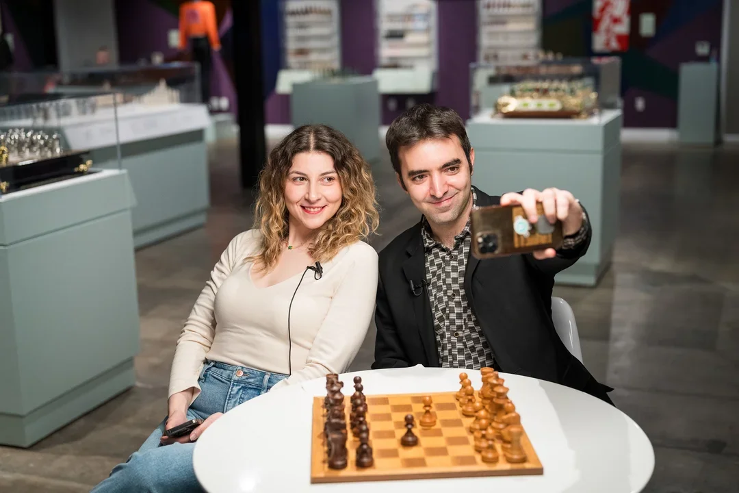 Abrahamyan posing with Rosen for a selfie after her victory over Krush on Friday