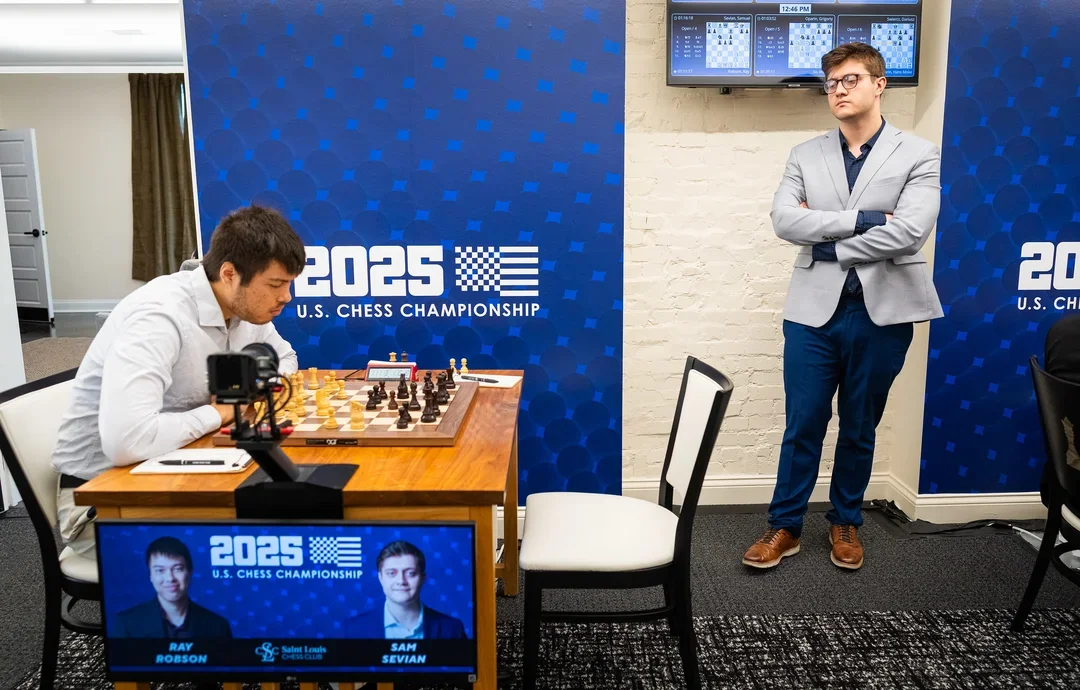U.S. Championship regulars Ray Robson (L) and Sam Sevian during their 2025 encounter. (Photo courtesy SLCC/Lennart Ootes)