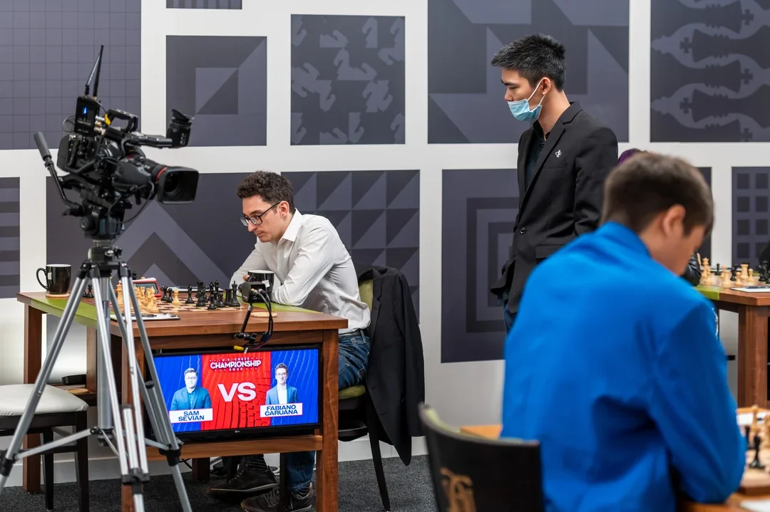 Xiong looks at Caruana - Sevian game