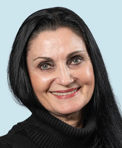 Debra Robison headshot