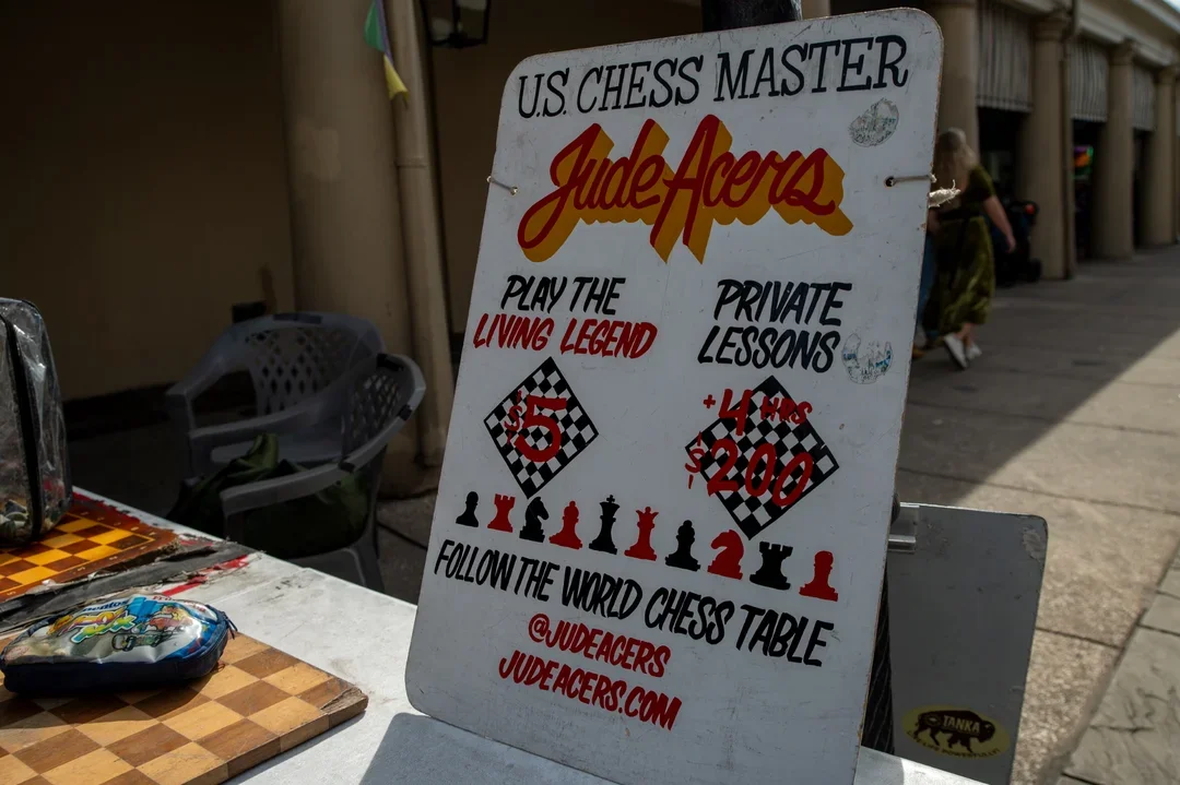 Jude's sign