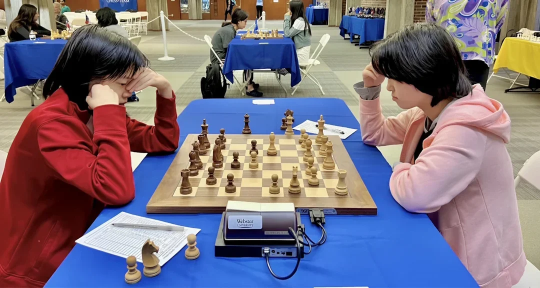 Lee (L) was unable to break through with her killer Sveshnikov (photo courtesy of the organizers)