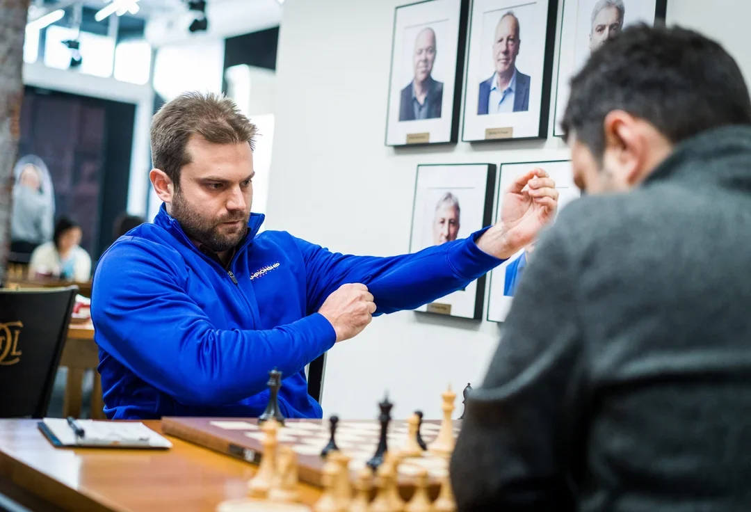 GM Sam Shankland prepares to move against GM Elshan Moradiabadi
