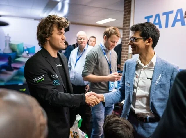 The eight-time champ welcomes Giri to the club (courtesy Lennart Ootes)