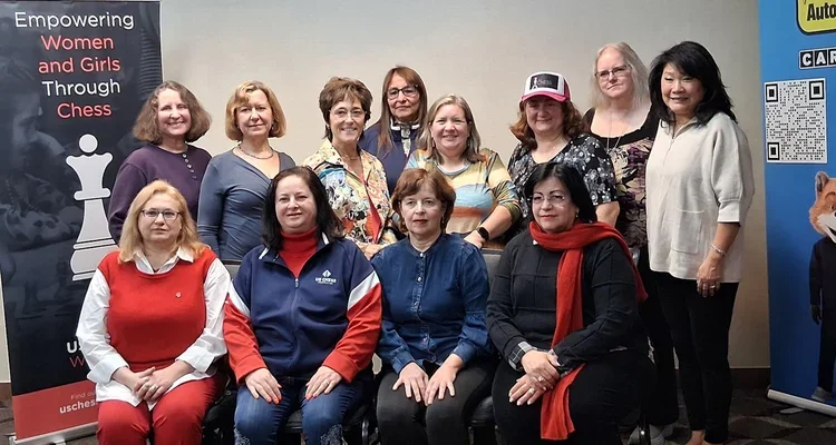 Group photo of players, organizers