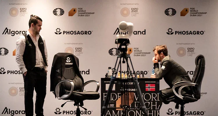 GMs Ian Nepomniachtchi and Magnus Carlsen
