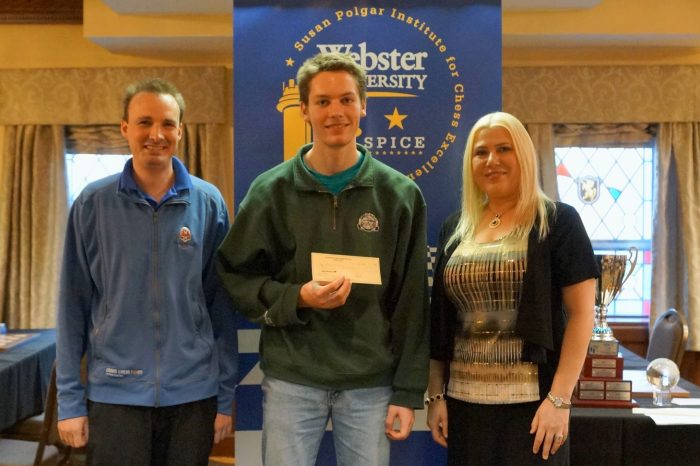 NM Aaron Grabinsky, winner of the top U2400 prize, with Mike Kummer and GM Susan Polgar. Photo Paul Truong