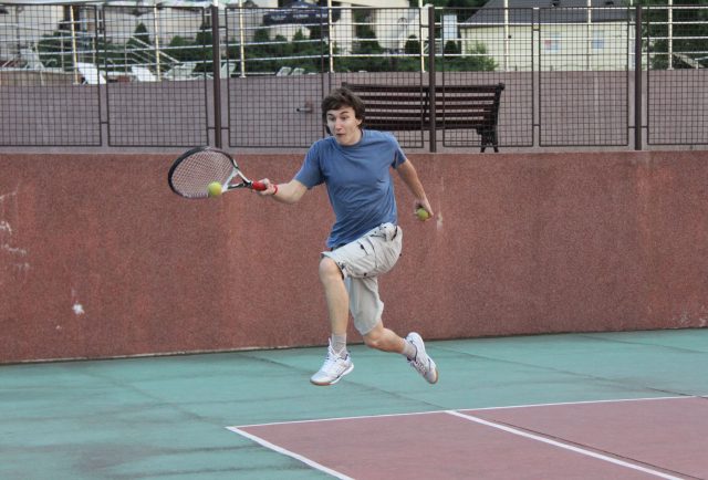 Sergey Karjakin at the tennis courts. Photo: Cathy Rogers