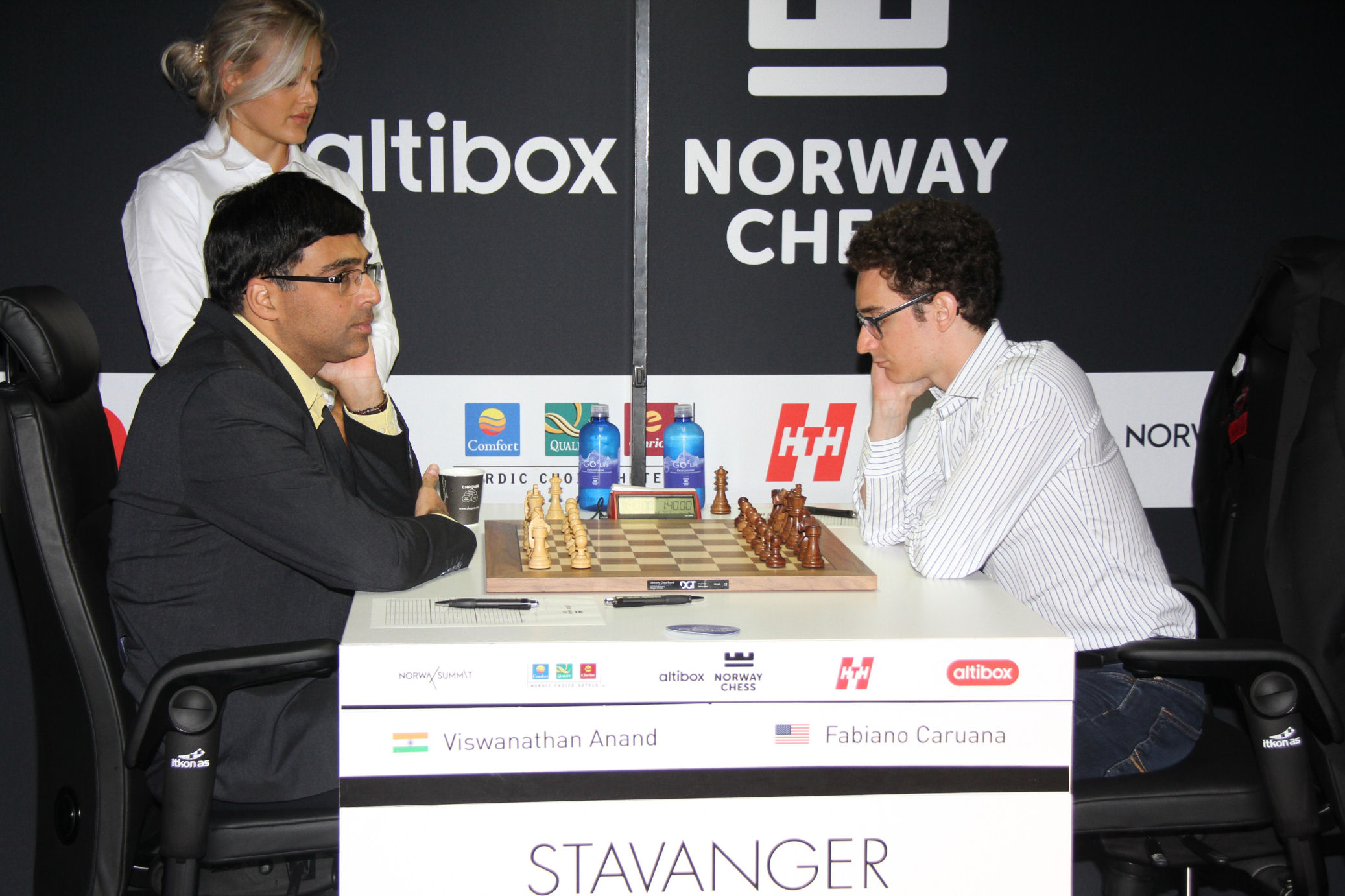 Norway Chess 8: Carlsen escapes as Anand blunders