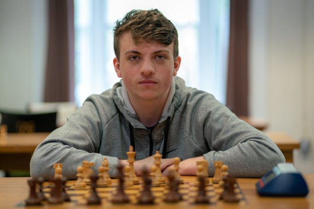 Young Hans Niemann Flagdown A Chess Hustler. 