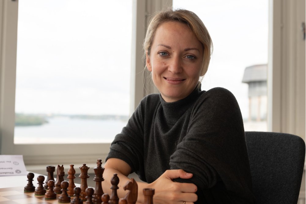 BotezLive US Chess Women Match: Paehtz vs. Qiyu Zhou