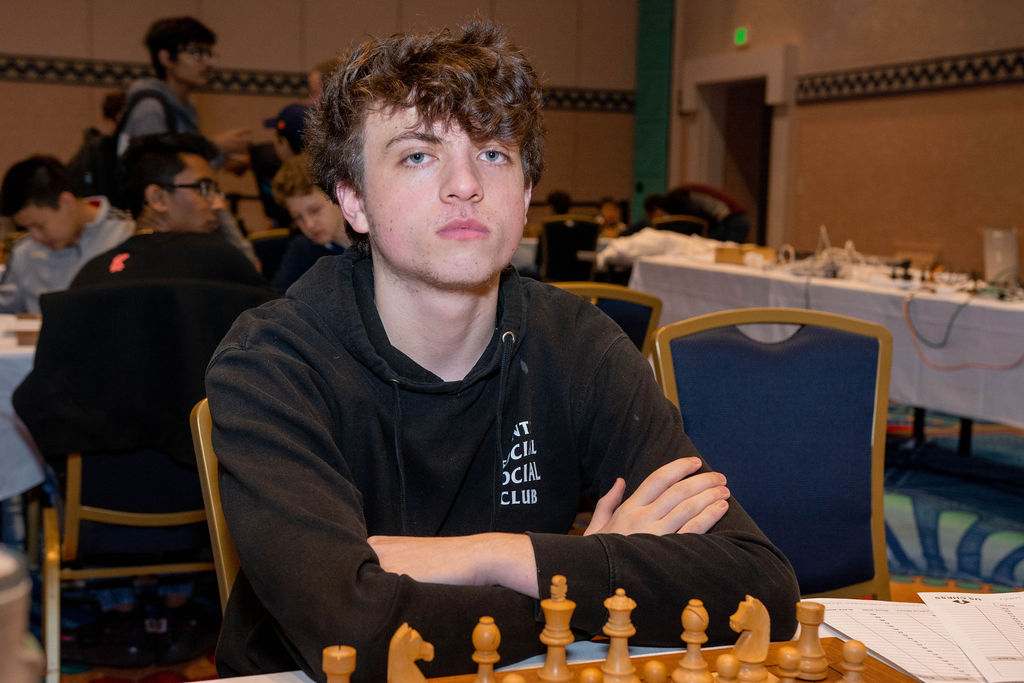 Hans Niemann passes Shankland in live ratings as the US #6 and reaches a  career high of #29 in the world at 2711.3 FIDE : r/chess