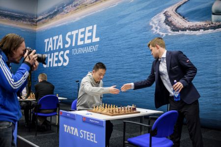 Tata Steel Chess 2011 - Magnus Carlsen vs Anish Giri 