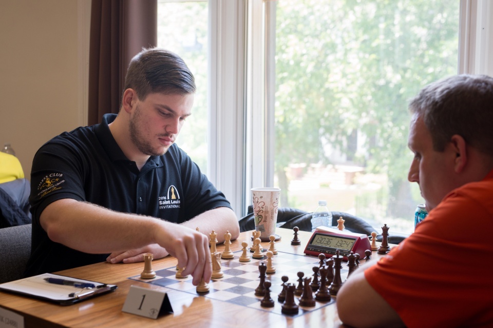 SCHACH CHESS PLAYER : Name An Opening Men's T-Shirt